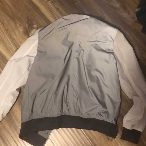 *RARE* REFLECTIVE GUESS WINDBREAKER / NWOT - Picture 7 of 8